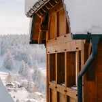 Nyaraló Foret - *